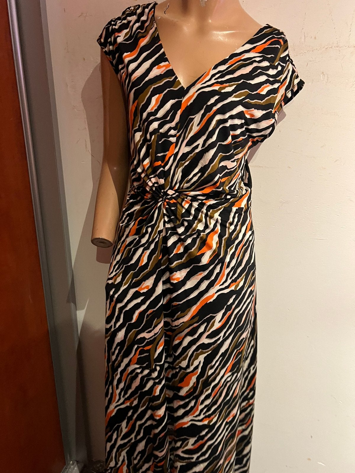 K-design jurk maat M beige zwart zgan  korte mouw, Kleding | Dames, Jurken, Maat 38/40 (M), K-design, Zwart, Ophalen of Verzenden