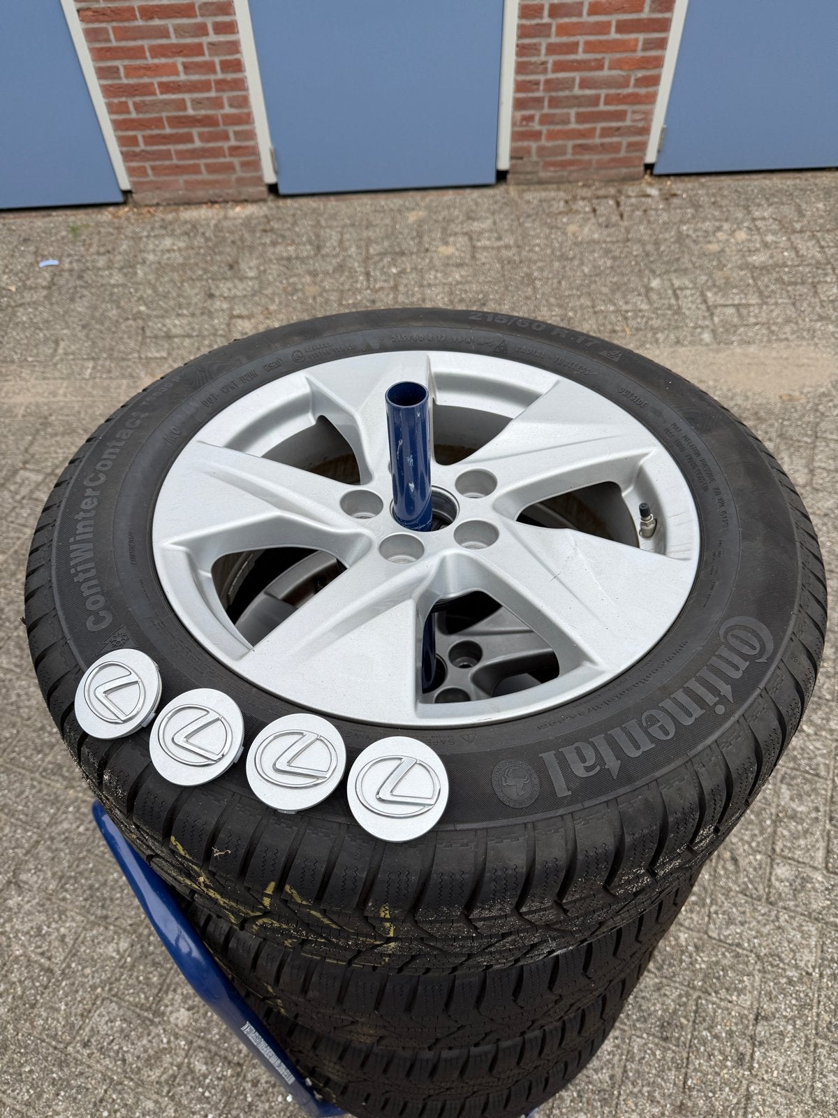 Lexus winterbanden met velgen 215/60 R17 Continental, Auto-onderdelen, Banden en Velgen, Banden en Velgen, Winterbanden, 17 inch