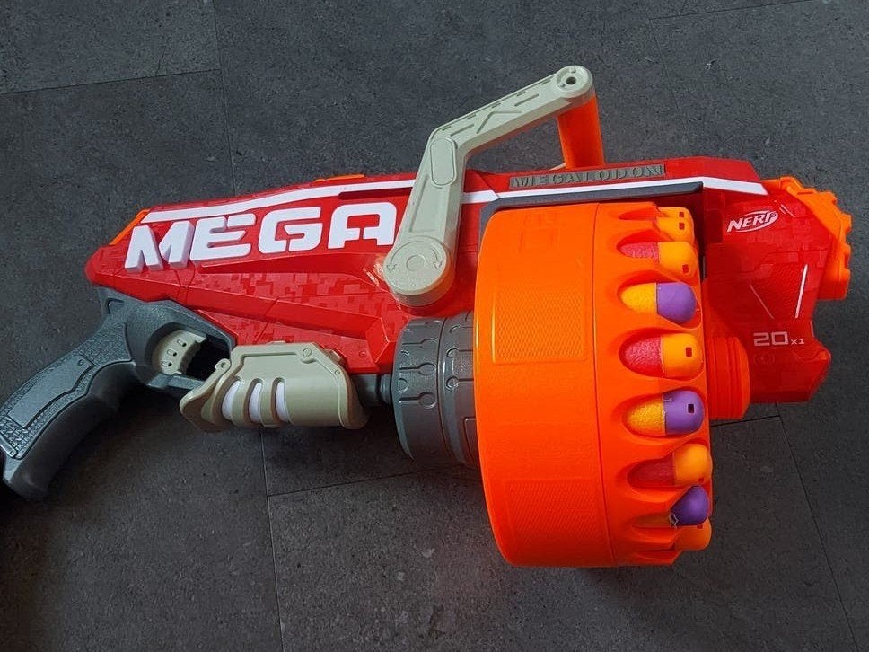 Nerf Mega Megalodon Blaster met 9 Darts, Ophalen of Verzenden, Gebruikt