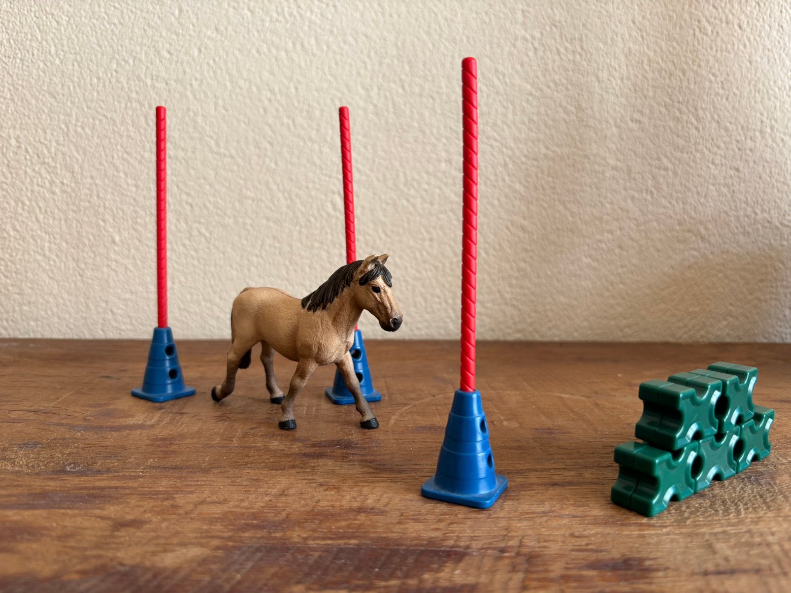 Schleich pony met hindernissen / agility set, Ophalen of Verzenden, Gebruikt