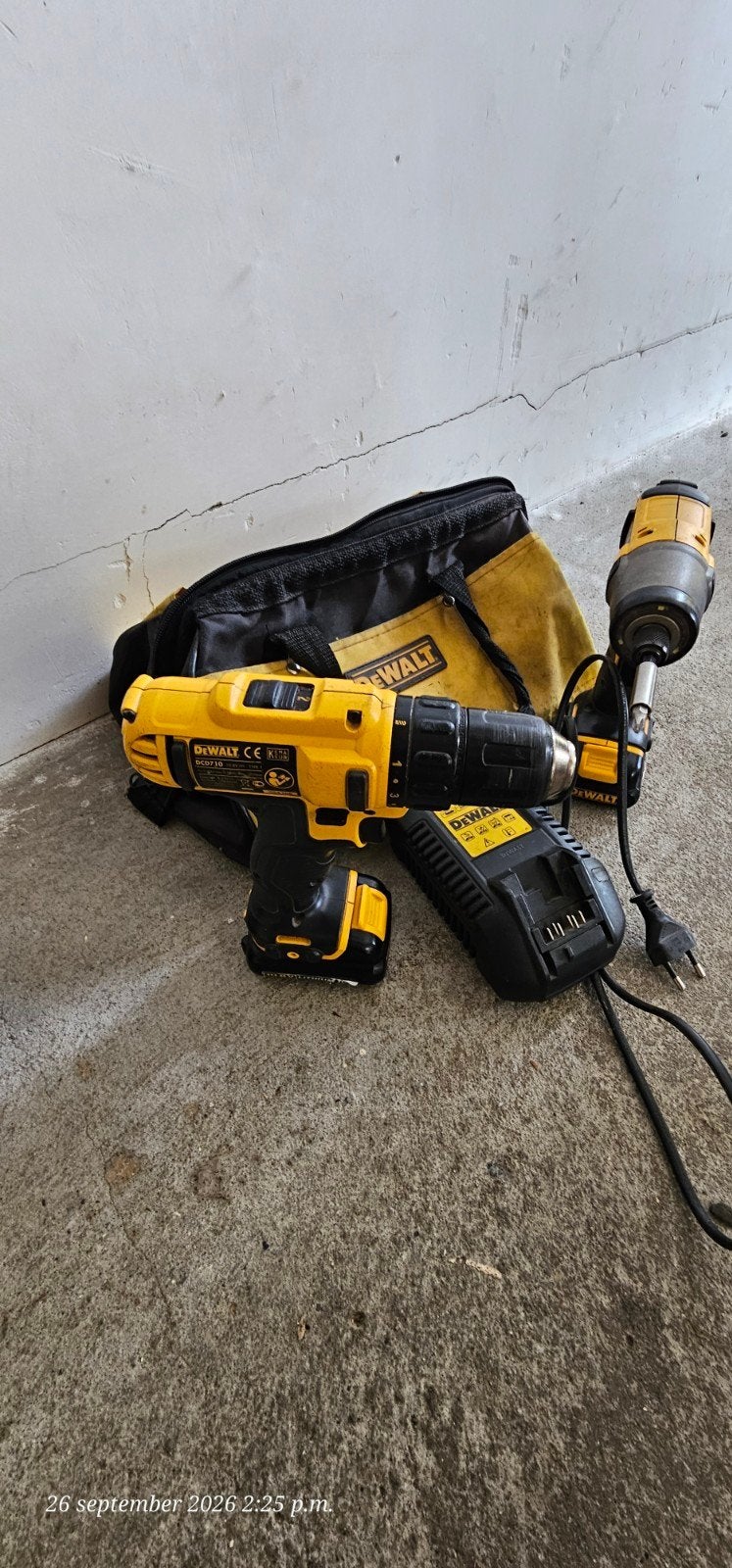 DeWalt DCD710 Schroefmachines Set met Accu en Lader