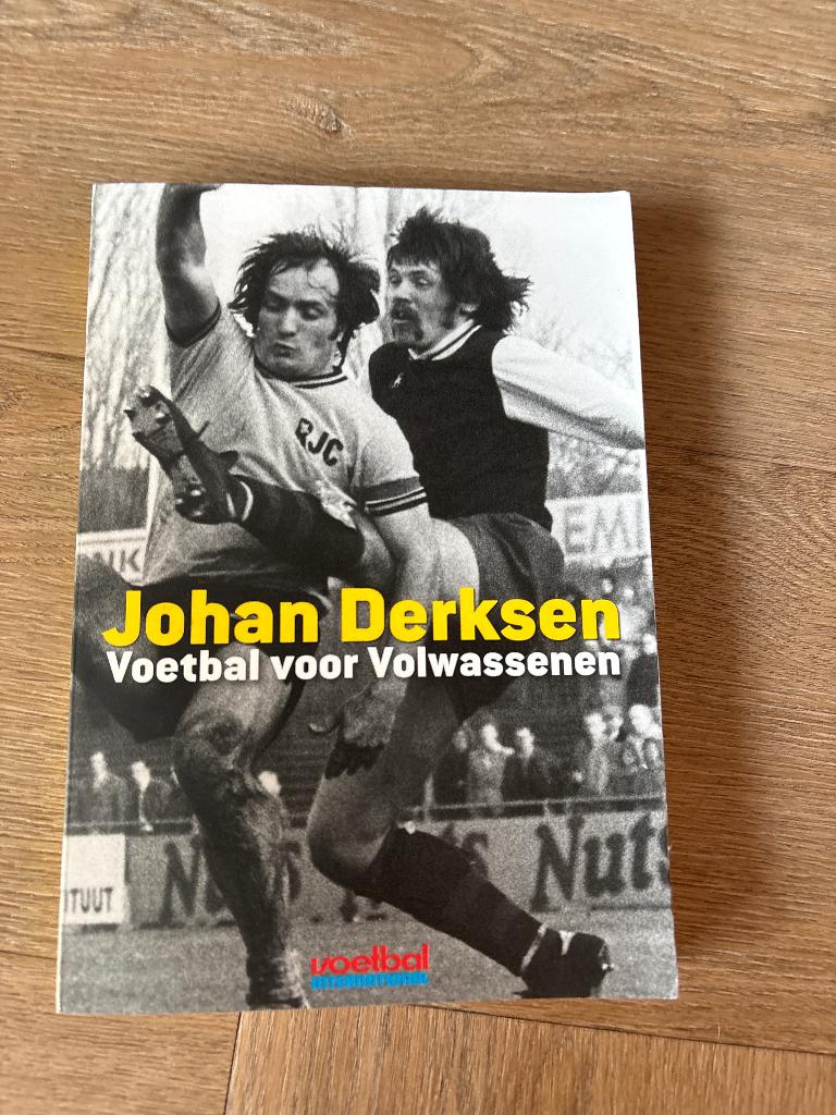 Johan Derksen Voetbal voor Volwassenen, Ophalen of Verzenden, Zo goed als nieuw, Balsport