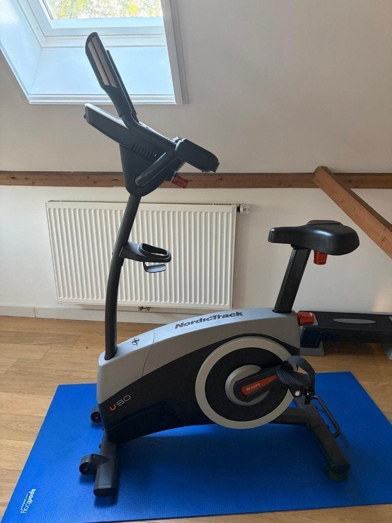 Hometrainer, Sport en Fitness, Ophalen, Zo goed als nieuw, Benen, Hometrainer