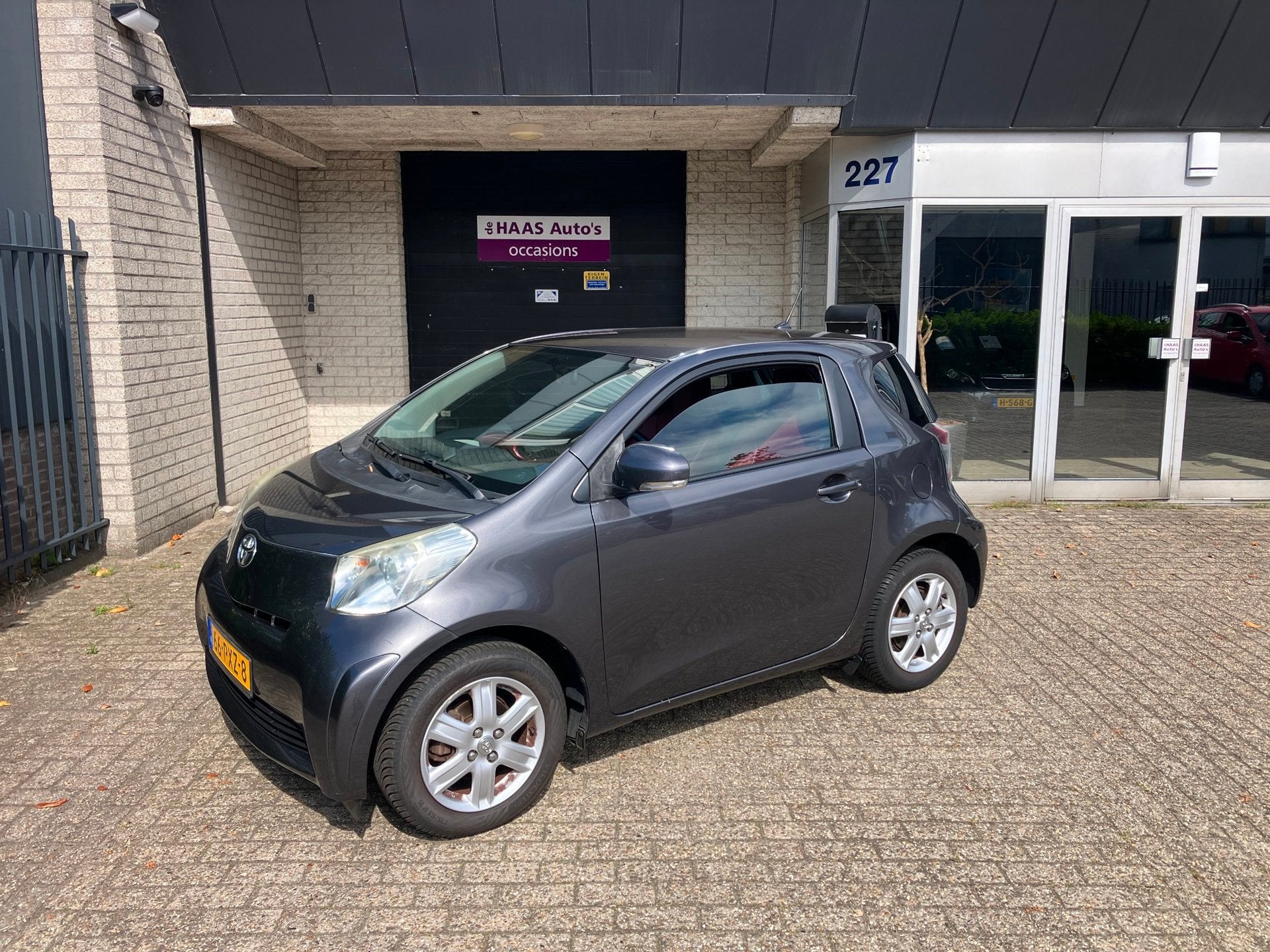Toyota IQ 1.0 VVTi Comfort / AIRCO / LEDER / NL-AUTO / KM +, Euro 5, Gebruikt, 4 stoelen, Handgeschakeld