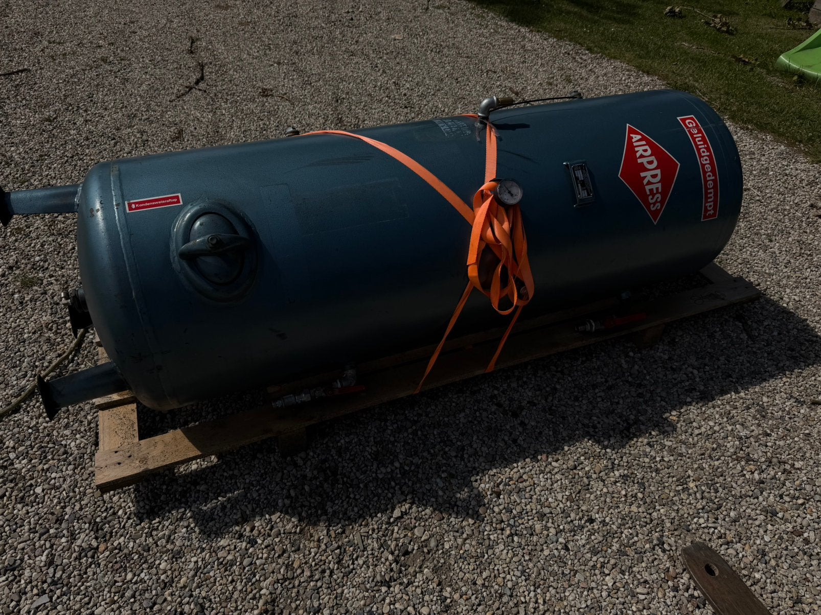 Airpress tank, Ophalen, Zo goed als nieuw, Onkruidbestrijding