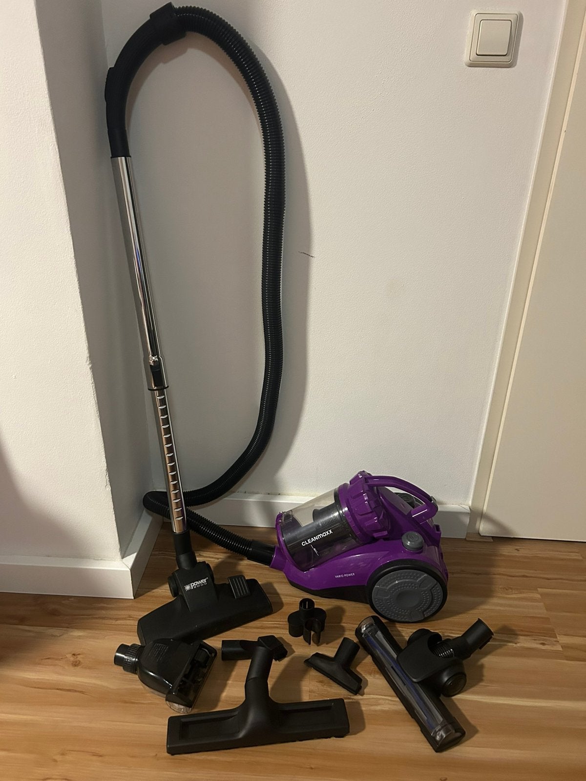 CLEANmaxx 800W stofzuiger + turboborstel & accessoires, Witgoed en Apparatuur, Overige merken, Gebruikt, Geschikt voor harde vloeren