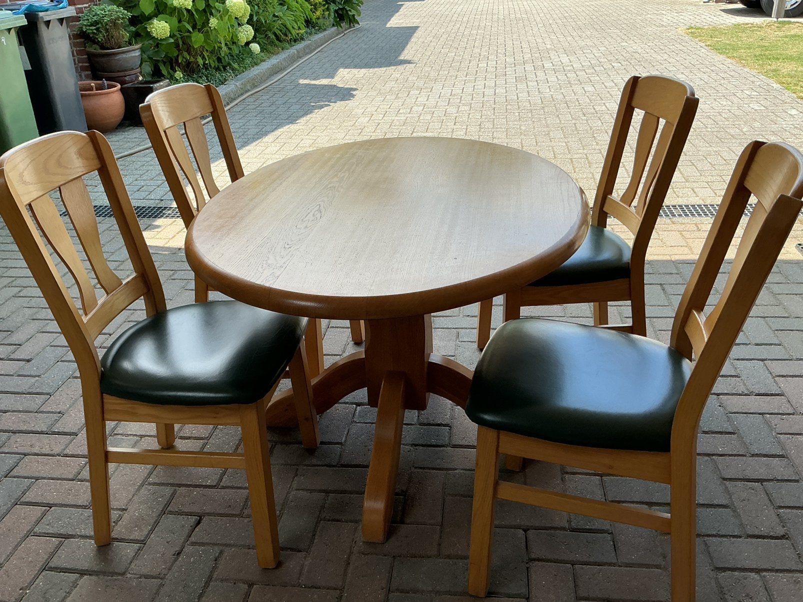 Tafel met vier stoelen, Ophalen, Gebruikt, 4 tot 6 stoelen