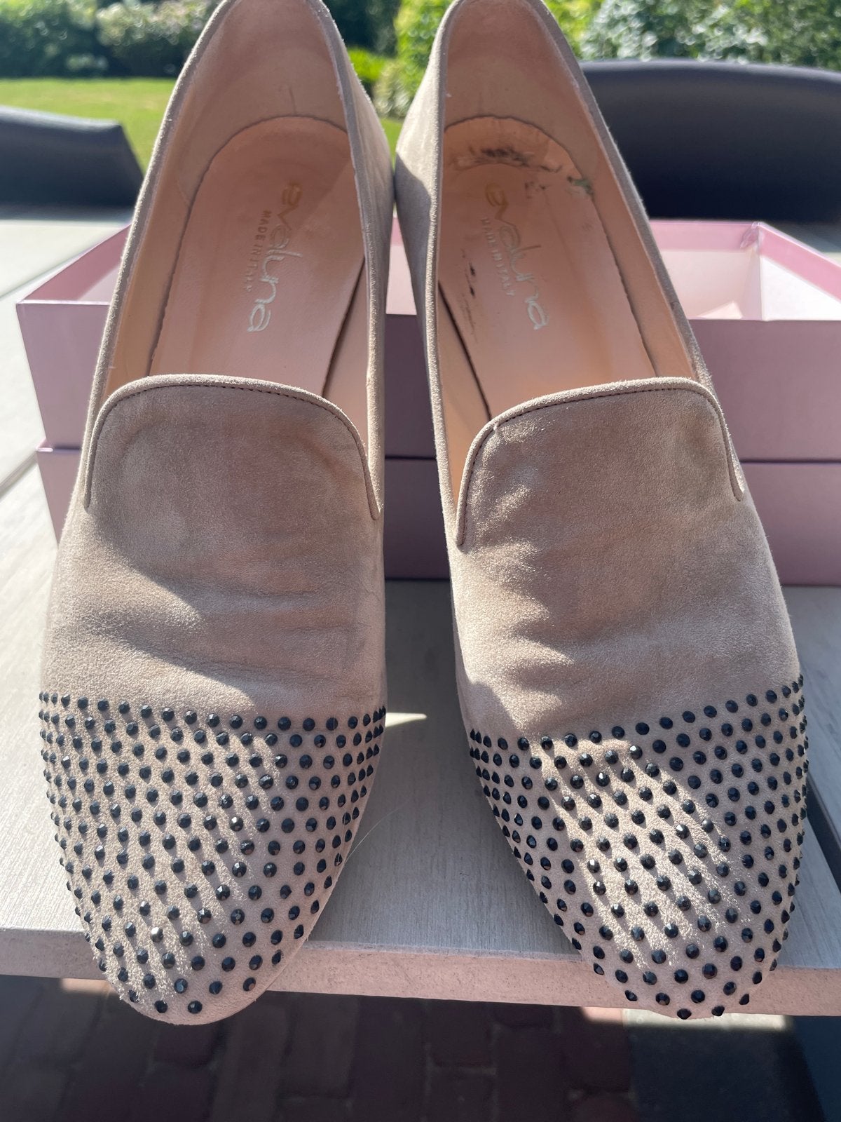 Evaluna suède instappers met studs, maat 40, Ophalen of Verzenden, Gedragen, Beige, Instappers