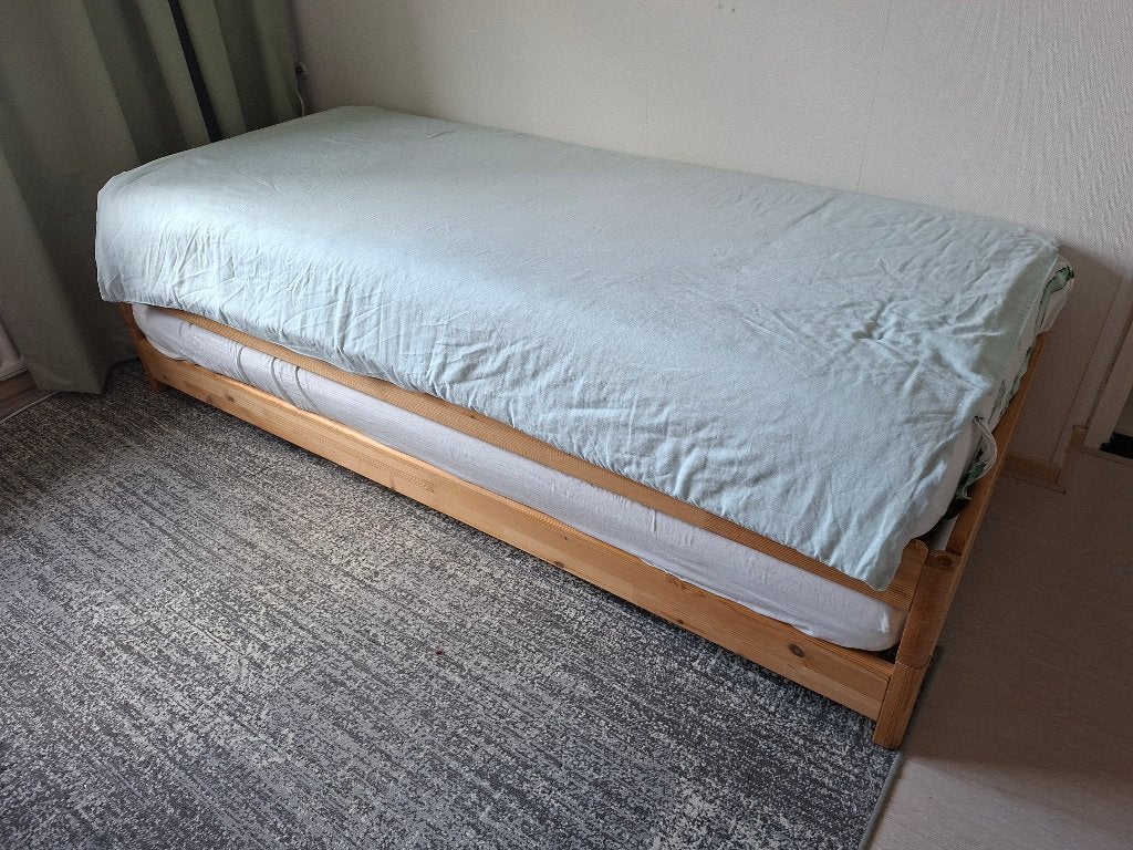 Te koop twee Utaker logeerbedden van Ikea, Zo goed als nieuw, 80 cm, 200 cm, Hout
