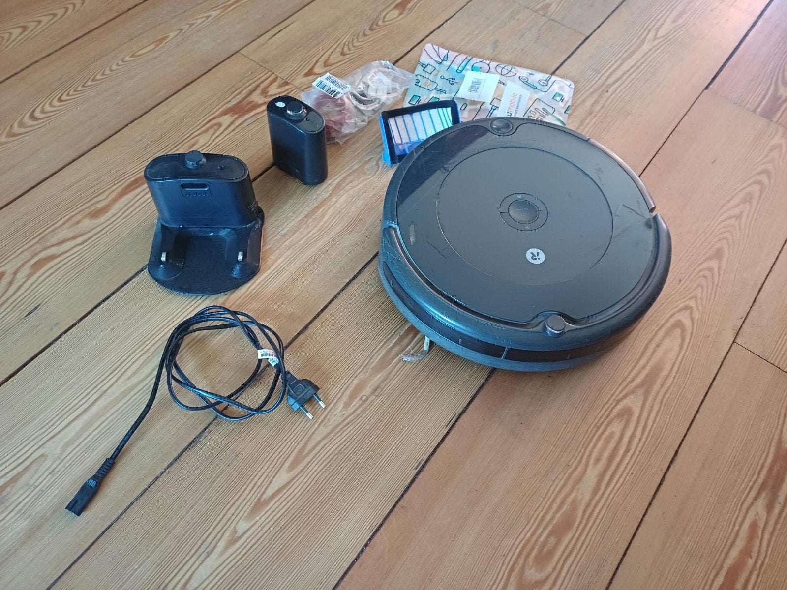 roomba 692 irobot,plus nieuwe reserveonderdelen, Ophalen of Verzenden, Robotstofzuiger