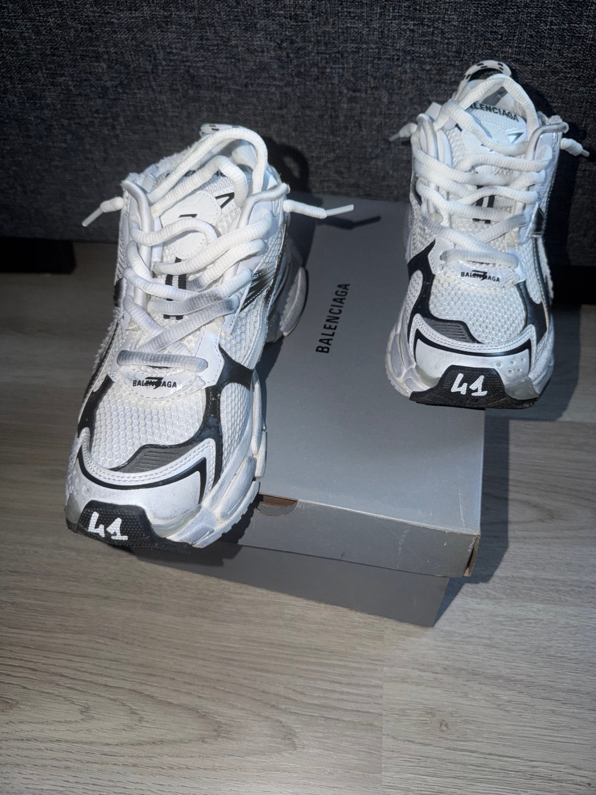 Balenciaga Runner Sneakers Maat 41 Wit/Zwart, Kleding | Heren, Schoenen, Ophalen of Verzenden, Gedragen, Wit, Sneakers of Gympen
