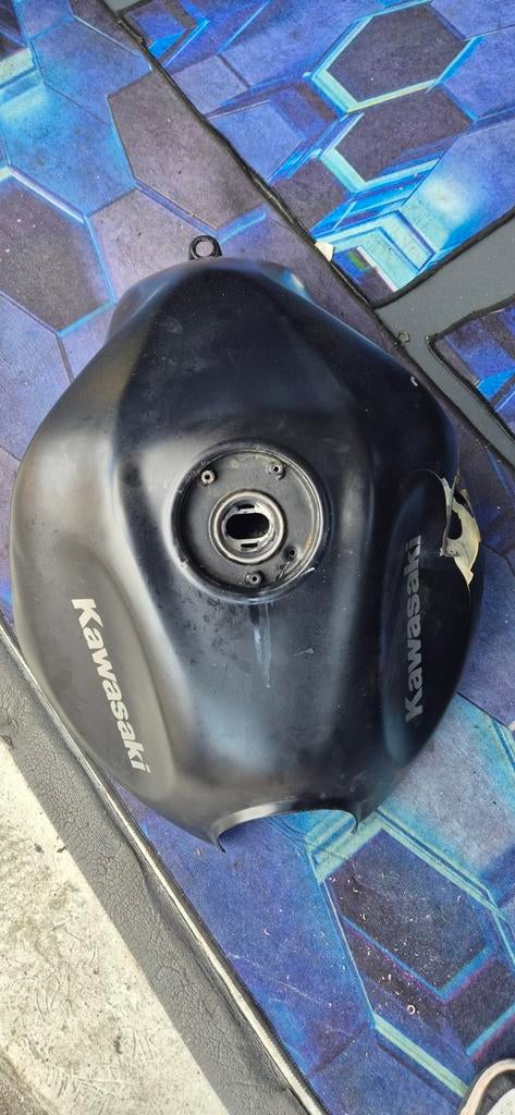 Kawasaki Z750 Tank, Ophalen