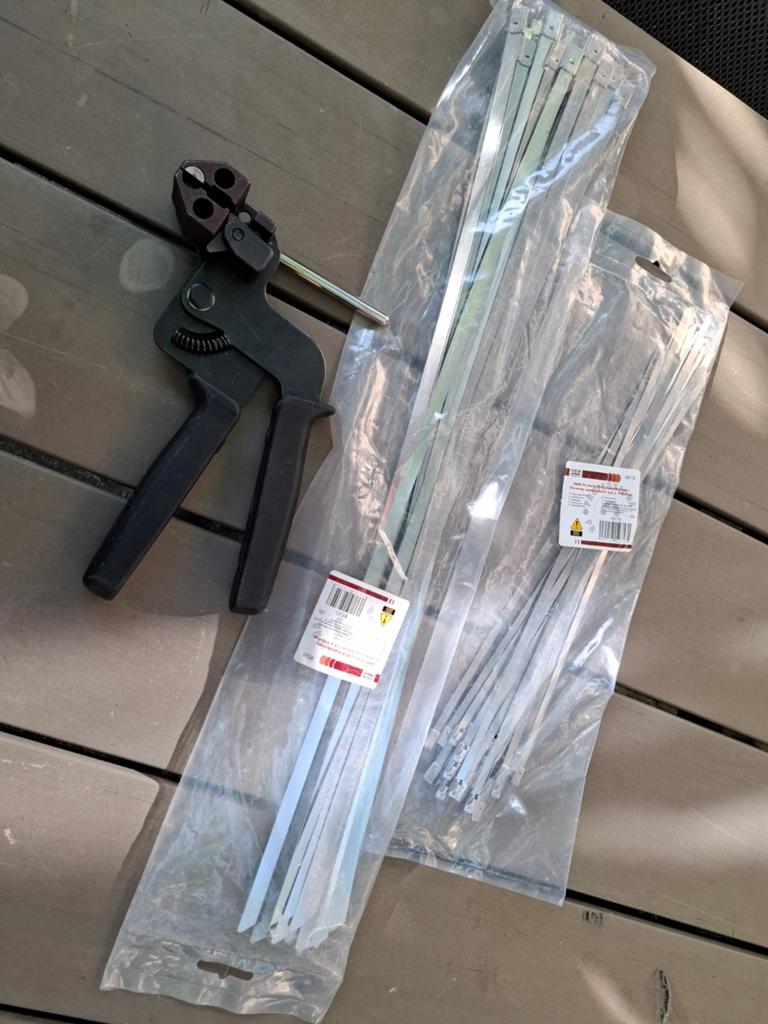 RVS Kabelbinder / Tie-wrap Tang met RVS kabelbinders, 250 mm of meer, Overige typen, Ophalen of Verzenden, Zo goed als nieuw