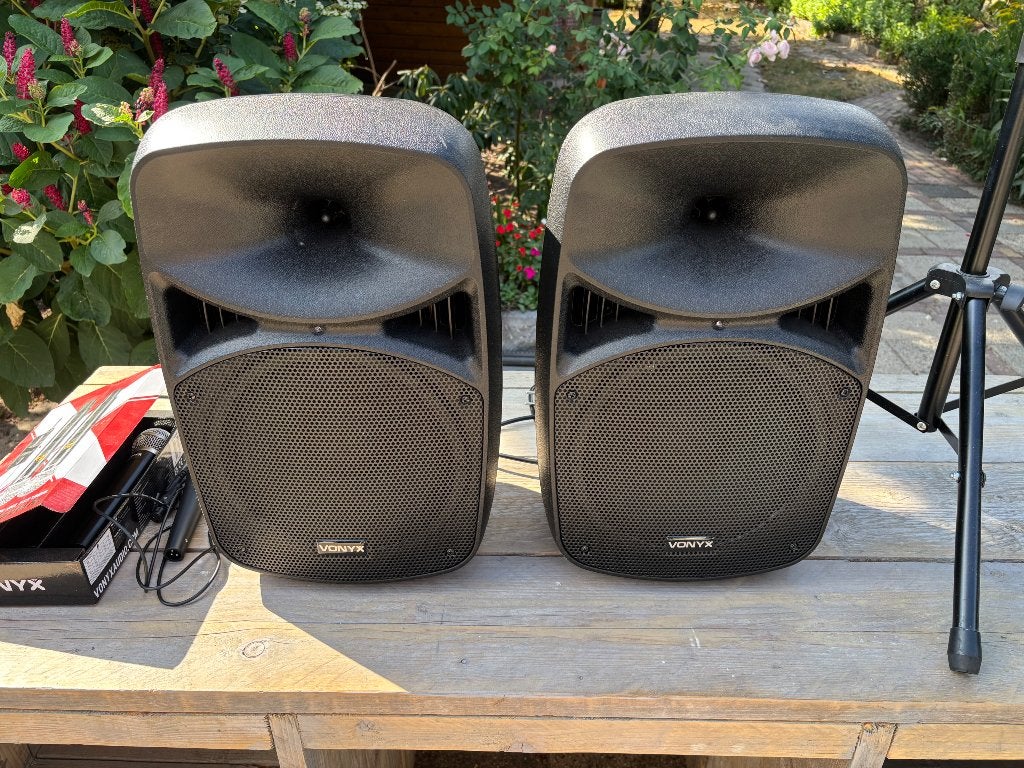 Muziek Speakers (Vonyx) 2 stuks, Audio, Tv en Foto, Luidsprekers, Speakerset, Zo goed als nieuw, Inclusief kabels, Ophalen