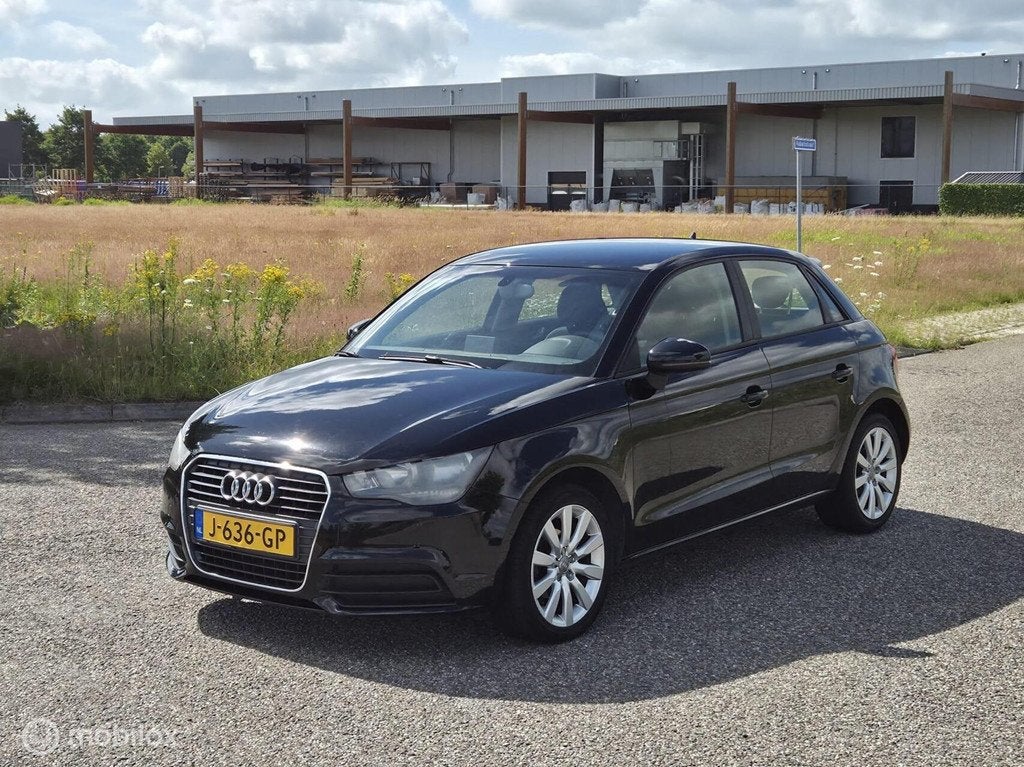 Audi A1 Sportback 1.2 TFSI Attraction 5 deurs / Airco / Navi, Auto's, Audi, Voorwielaandrijving, Euro 5, 86 pk, 4 cilinders