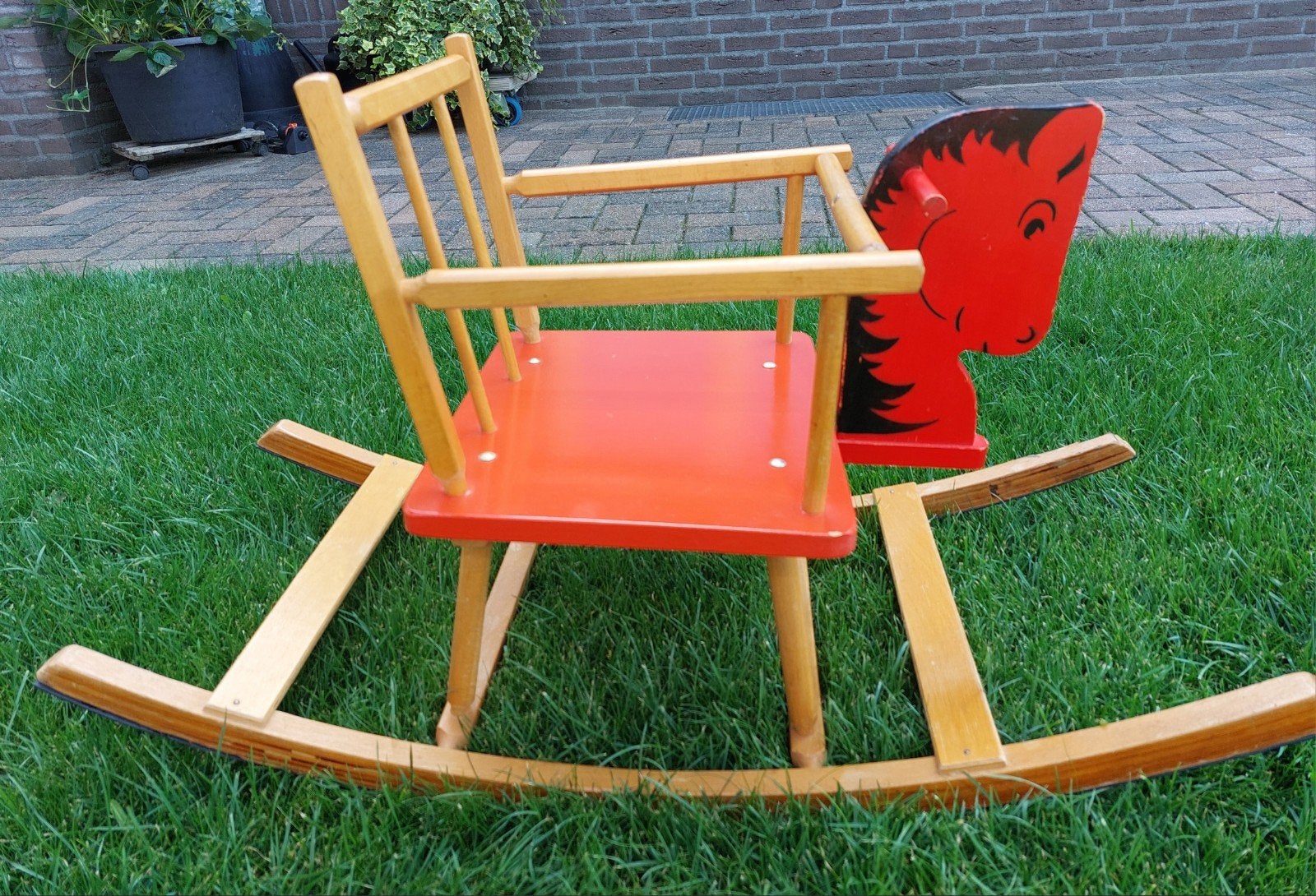 Vintage Hobbelpaard (40 jaar oud) met beschermrubber, Kinderen en Baby's, Speelgoed | Houten speelgoed, Ophalen of Verzenden, Gebruikt