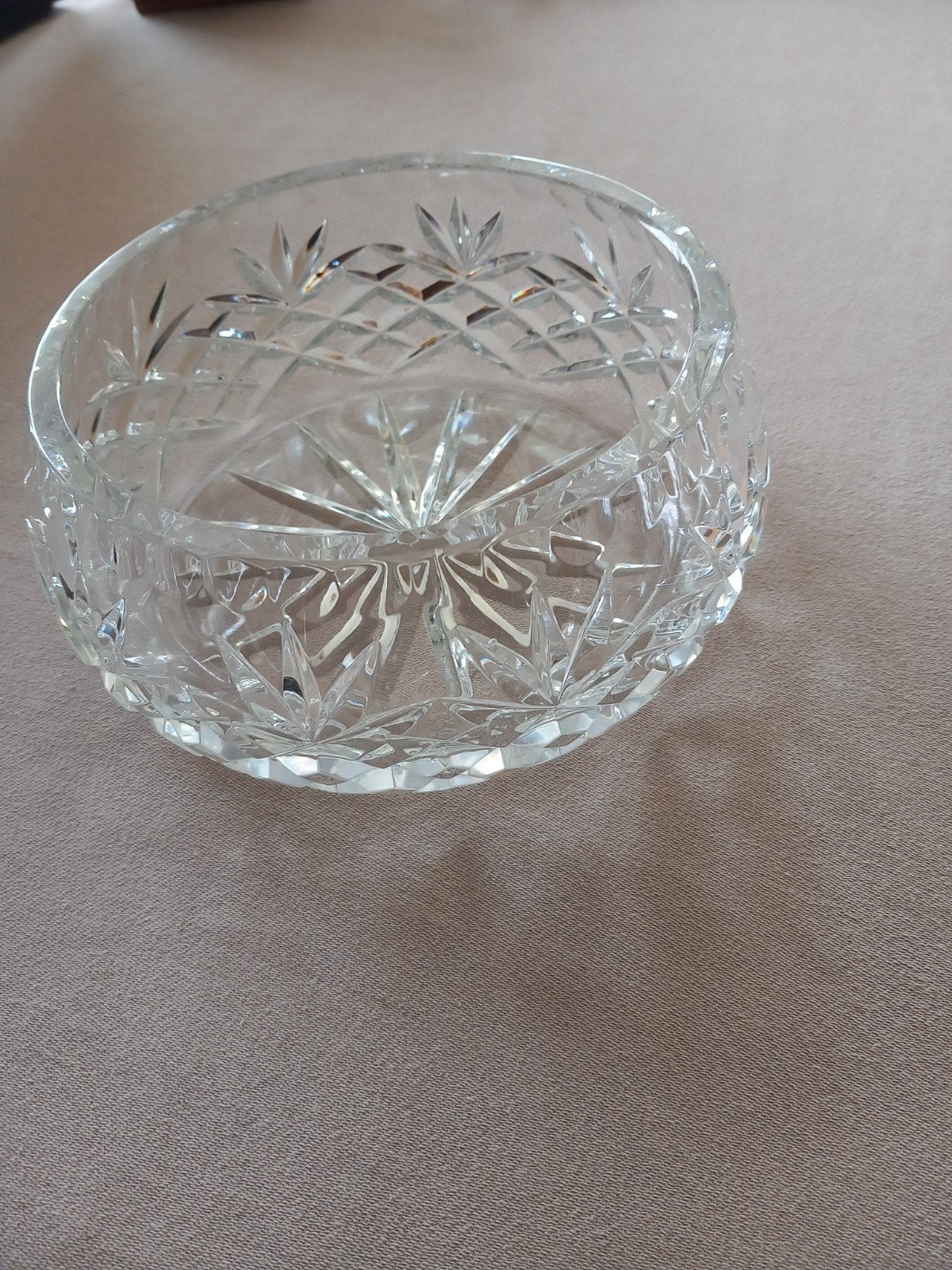 bonbonschaaltje, 16 cm doorsnede  en ongeveer  8 cm hoog, Ophalen of Verzenden