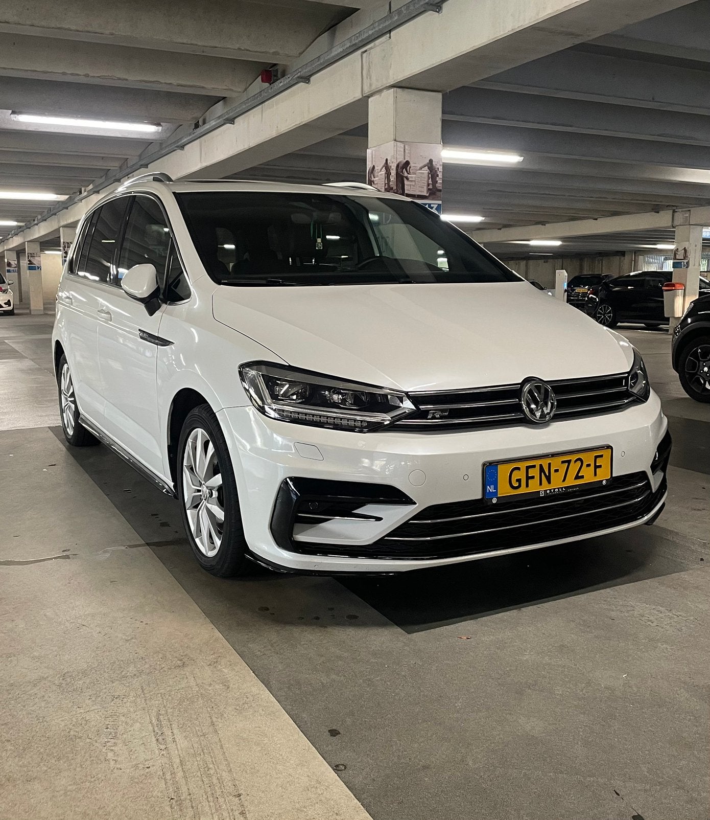 Volkswagen Touran 2.0 TDI 110KW/150PK 6-DSG 2017 Wit, 1800 kg, 4 cilinders, 7 stoelen, Wit