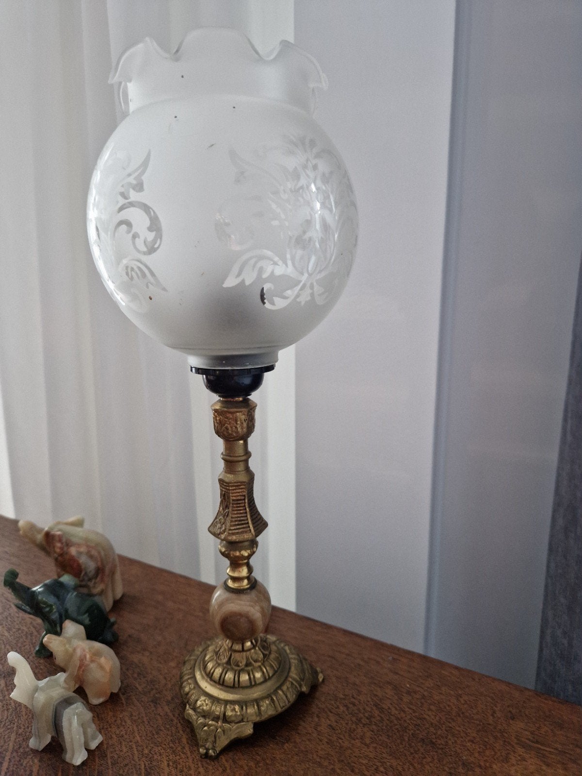 Antieke tafellamp met geëtst glazen kap, Antiek en Kunst, Ophalen of Verzenden