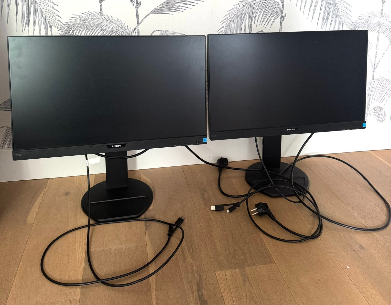 Philips 24 inch beeldscherm monitor 2 stuks, Computers en Software, Monitoren, Ophalen, IPS, Full HD, Zo goed als nieuw
