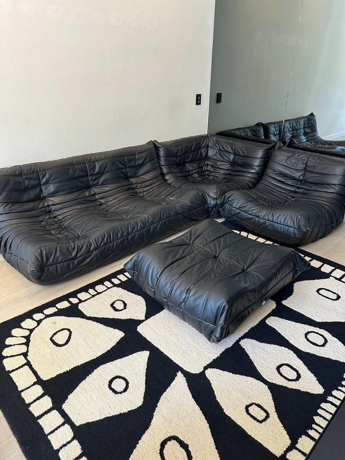 Ligne roset togo bank zwart leder, Ophalen, Leer