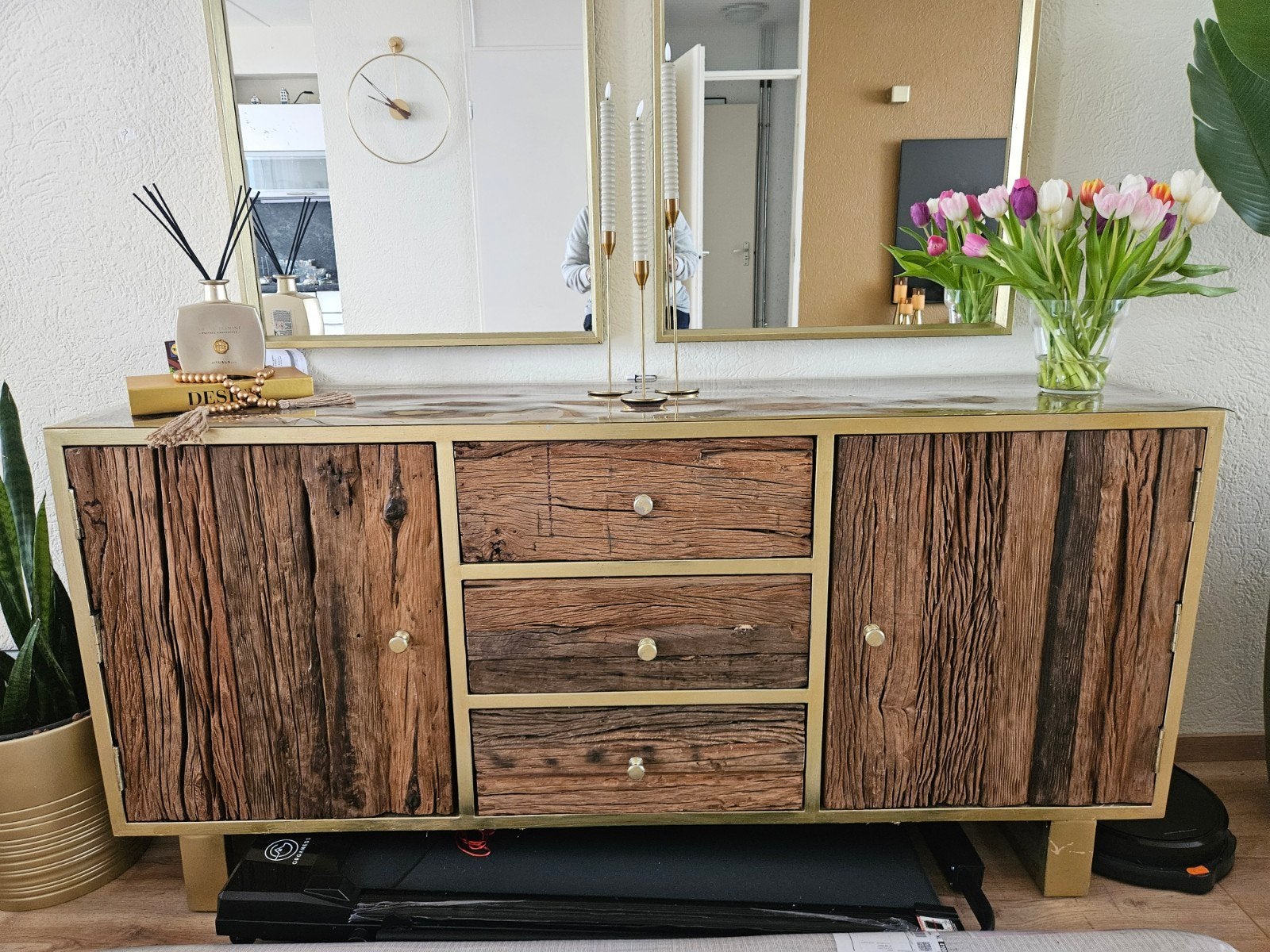 Erik Kuster stijl dressoir - massief hout en goudkleurig, Huis en Inrichting, Overige houtsoorten, Gebruikt, Erik Kuster stijl