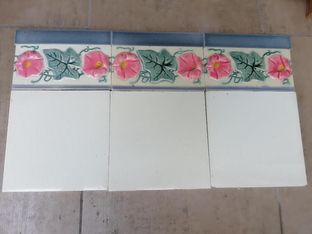 23 stuks Antieke randtegels met prachtige bloem en bies, Antiek en Kunst, Ophalen
