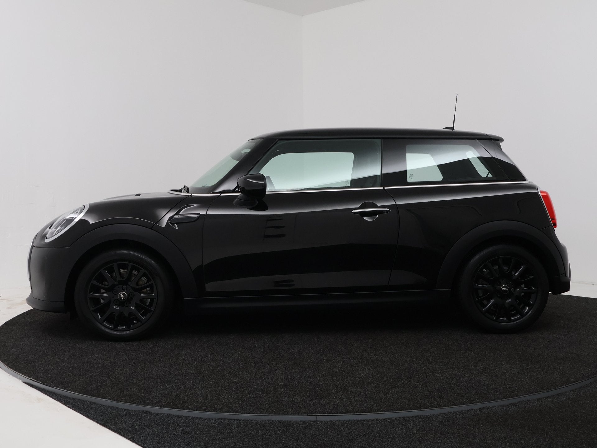 MINI 3-deurs 1.5 Cooper Business Edition | Climate Control |, 12 maanden, 136 pk, Gebruikt, 4 stoelen