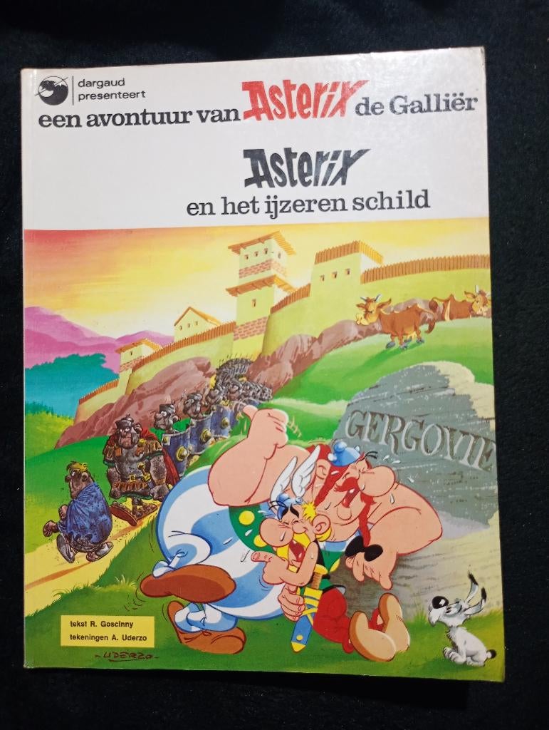 Asterix, Asterix en het ijzeren schild, Eén stripboek, Ophalen of Verzenden, Gelezen