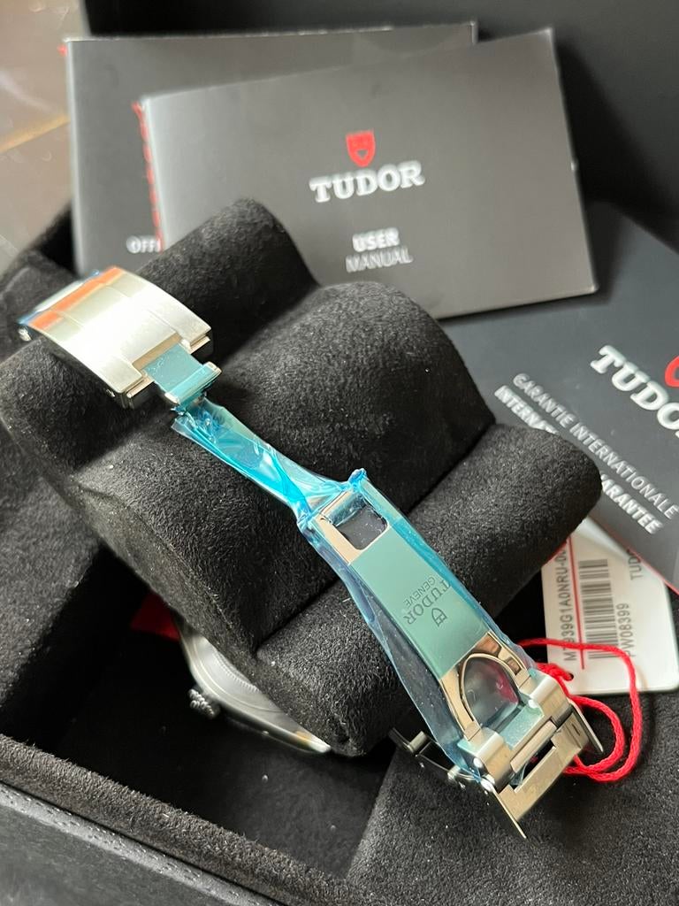 Tudor black bay GMT 39mm, Sieraden, Tassen en Uiterlijk, Horloges | Kinderen, Ophalen of Verzenden, Nieuw, Zwart, Jongen
