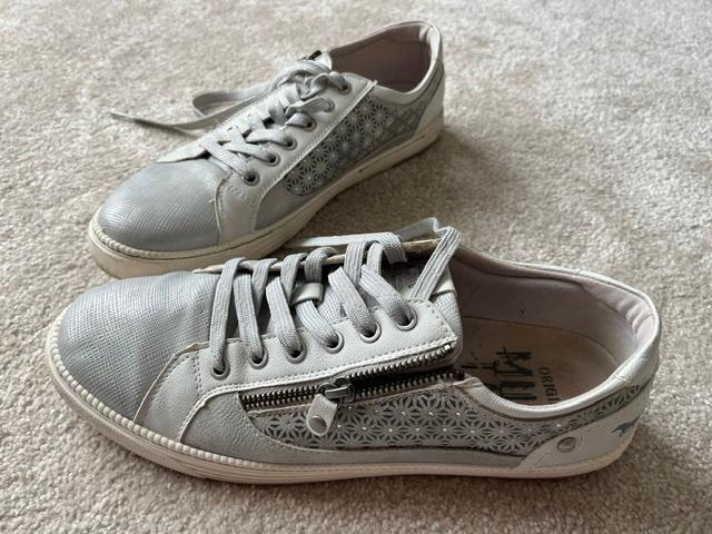 dames schoenen mt 43, Ophalen of Verzenden, Grijs, Sneakers of Gympen, Zo goed als nieuw