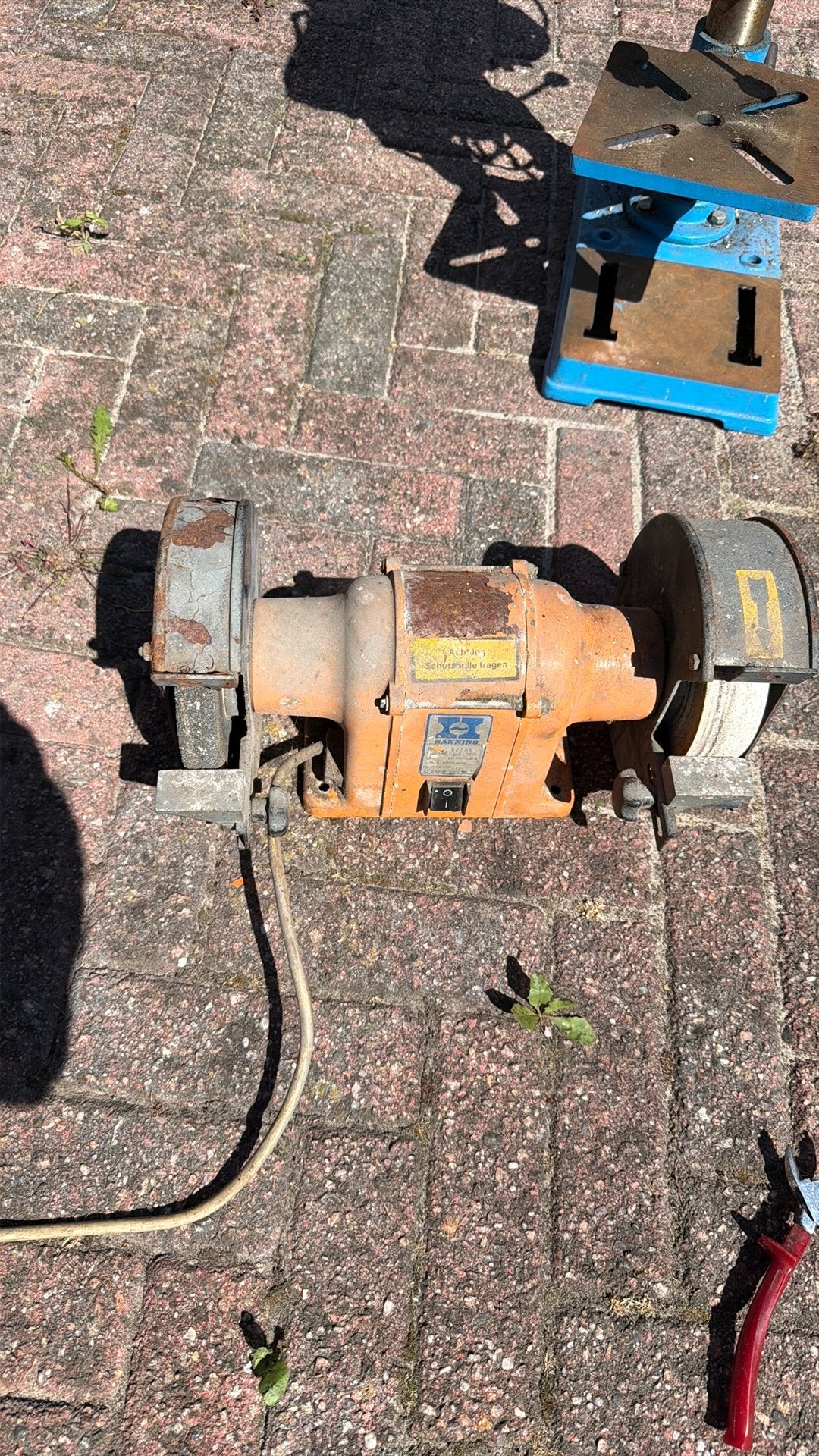 Slijpmachine, Ophalen, Zo goed als nieuw, Minder dan 700 watt, Werkbankslijpmachine