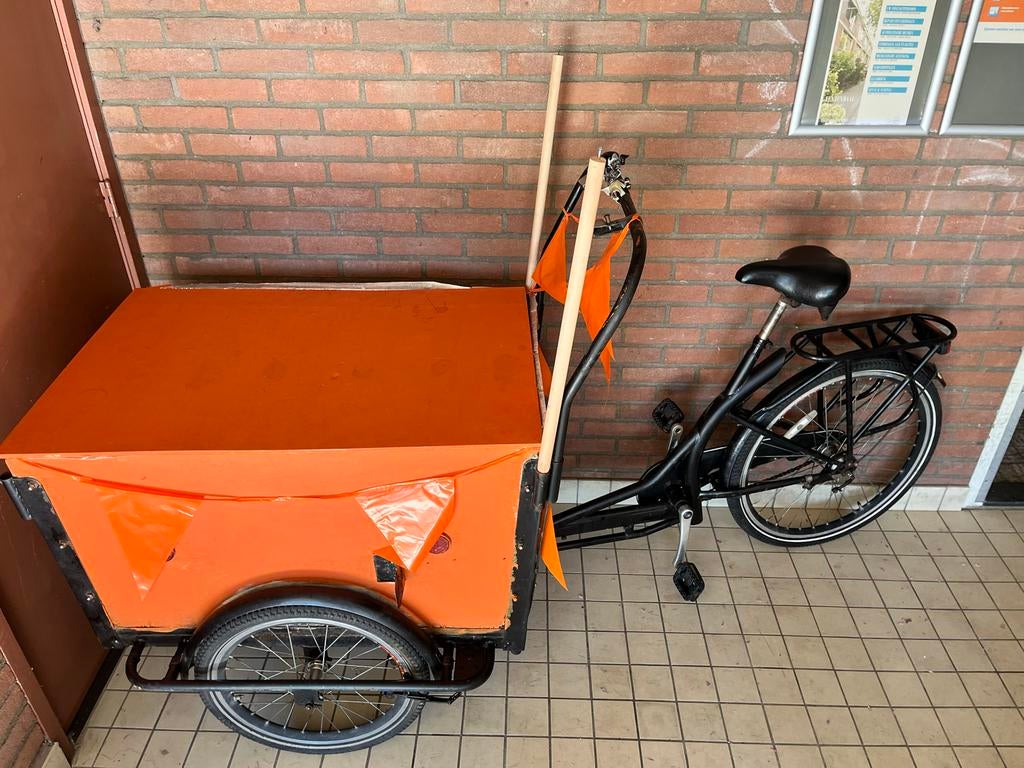 Oranje bakfiets, Gebruikt, Goederen, Velgrem, Ophalen