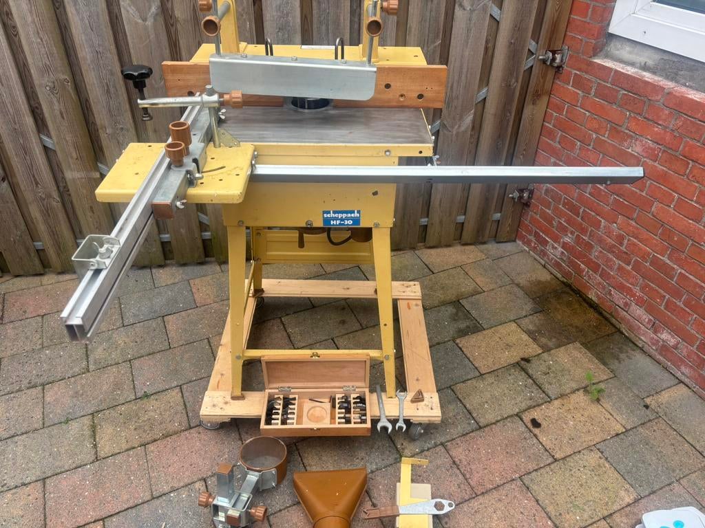 Scheppach prima- hf 30 freestafel met beitels, Ophalen, Zo goed als nieuw, Elektrisch, Bovenfrees