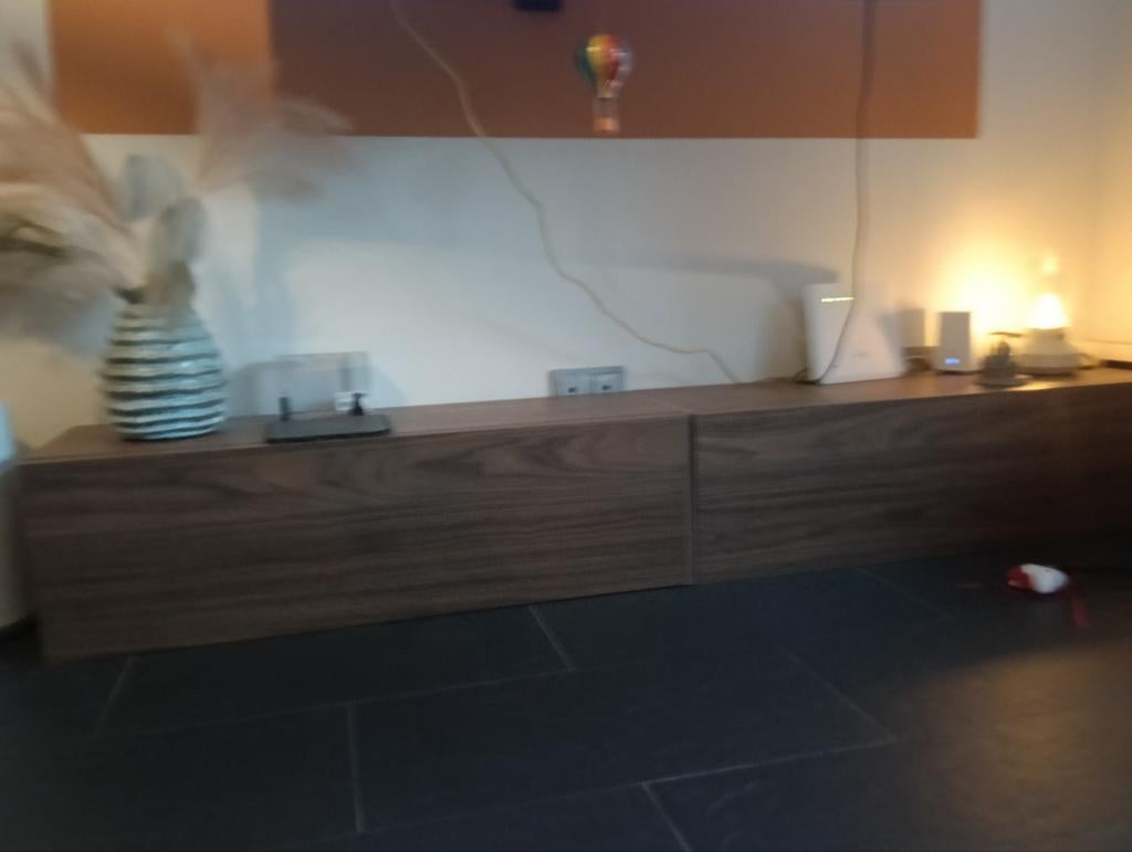 Modern TV-meubel 2 meter breed, 30 cm hoog, Huis en Inrichting, Gebruikt, Ophalen of Verzenden, 200 cm of meer, Minder dan 100 cm