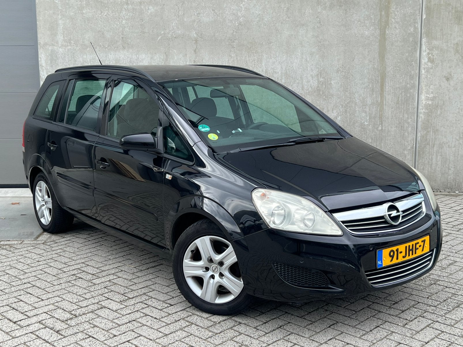 Zwarte Nette Opel Zafira 1.8 140PK Benzine/Airco/Apk/Navi!, Voorwielaandrijving, Stof, 4 cilinders, Zwart