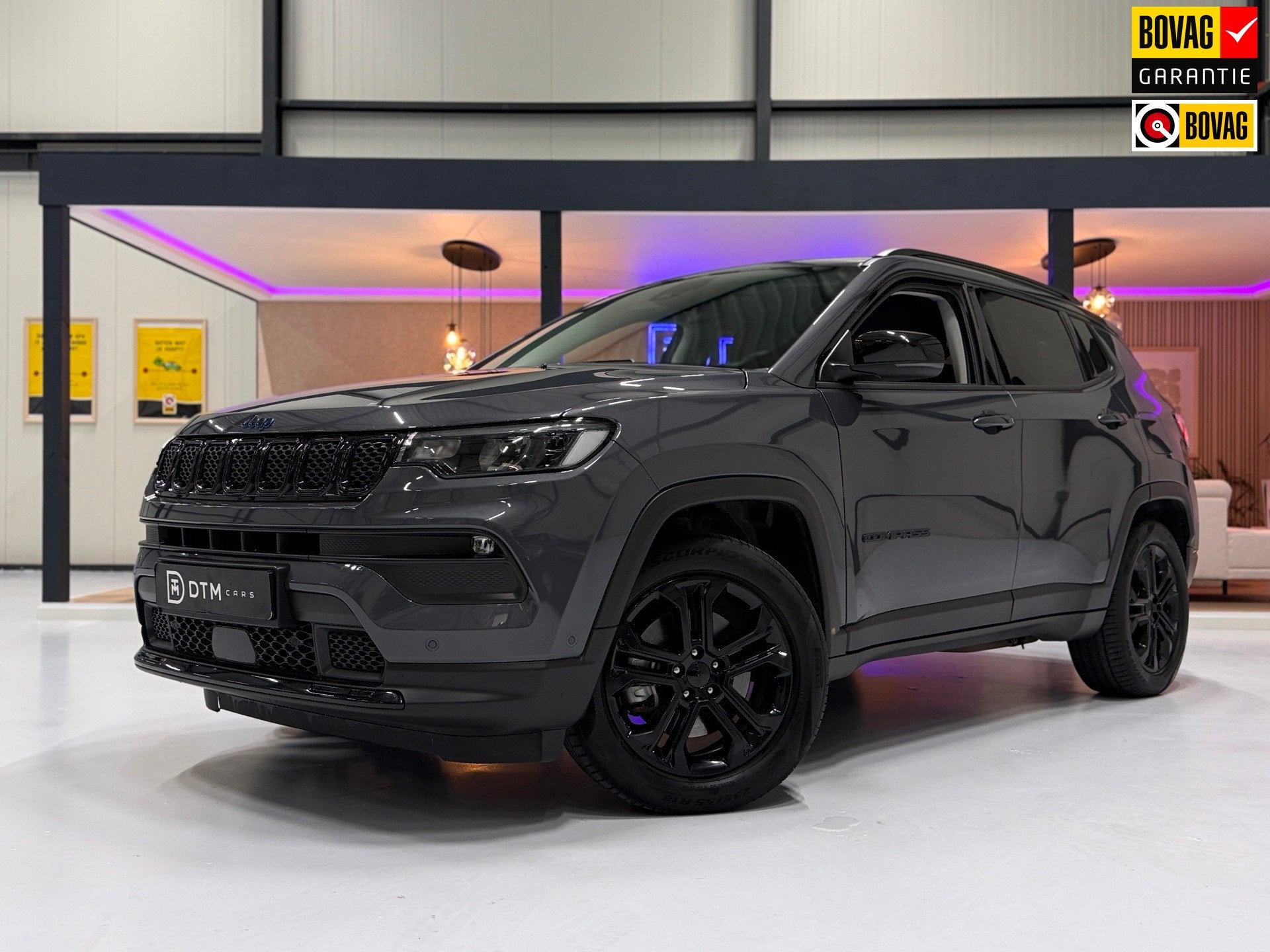 Jeep Compass 1.3T Night Eagle 4xe190PK 4x4 | Trekhaak | ACC, Auto's, Automaat, Dealer onderhouden, Zwart, 1905 kg