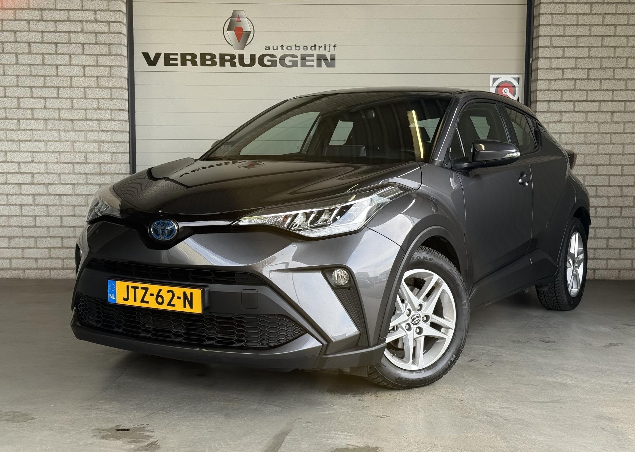 Toyota C-HR 1.8 Hybrid Dynamic | 17" LMV | Carplay | Adap.Cr, 12 maanden, Stof, 4 cilinders, 122 pk