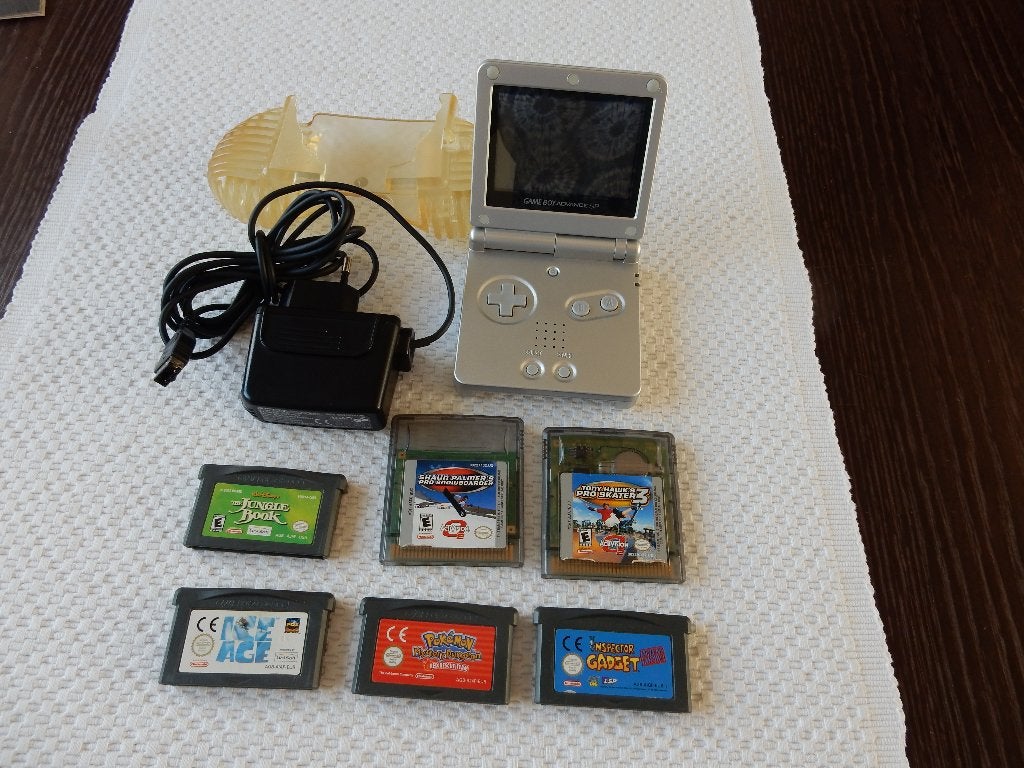 GAMEBOY ADVENCE SP zilver met 6 spellen + adapter, Avontuur en Actie, Gebruikt, 1 speler, Ophalen of Verzenden