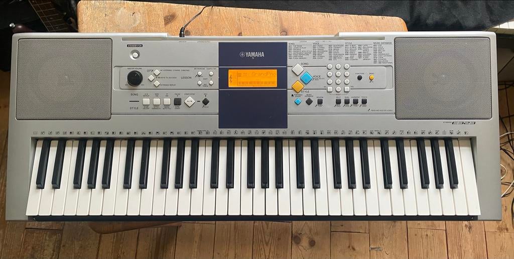 Yamaha PSR-E323 Keyboard - Uitstekende staat, incl. adapter, 61 toetsen, Yamaha, Ophalen of Verzenden, Zo goed als nieuw