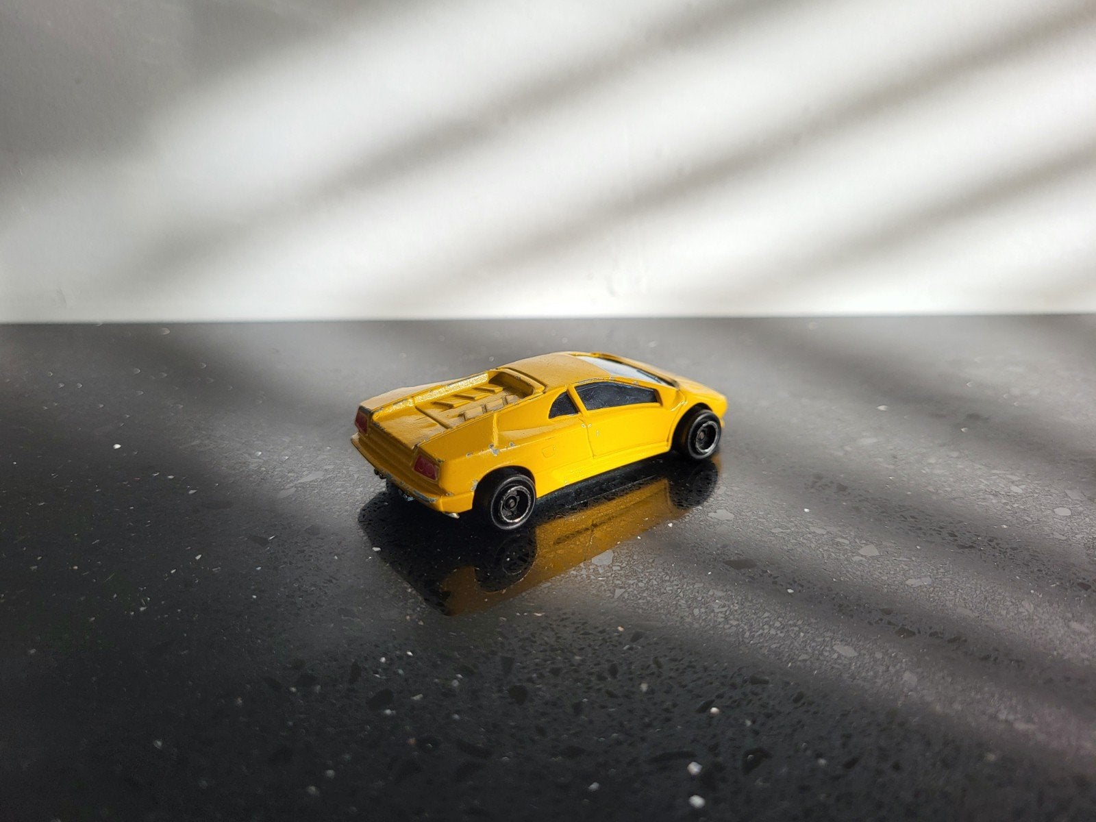 Lamborghini Diablo geel 1/64 Majorette, Ophalen of Verzenden, Gebruikt, Auto
