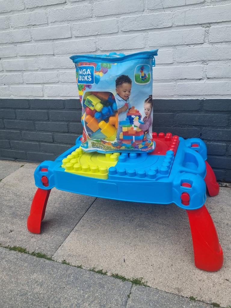 Mega Bloks bouwblokken met tafel, Ophalen of Verzenden, Zo goed als nieuw, Megabloks