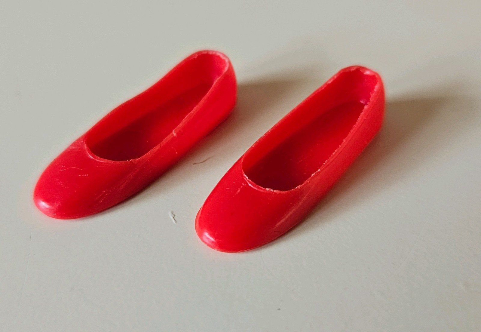 Vintage (Barbie) Skipper schoentjes rood Japan, Verzamelen, Ophalen of Verzenden, Gebruikt, Kleertjes