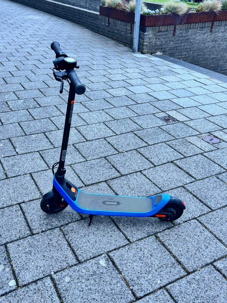 Ninebot Kickscooter E25E Elektrische Step NU of nooit!!, Ophalen, Zo goed als nieuw, Elektrische step (E-scooter)