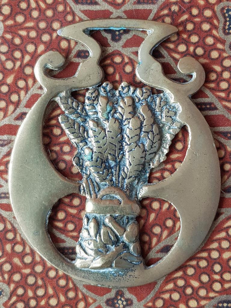Antiek kleppermannetje uit Engeland met korenschoof 9,4 cm., Ophalen of Verzenden, Koper