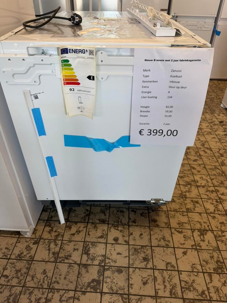 Zanussi inbouw koelkast deur op deur onderbouw nieuw, Zonder vriesvak, Minder dan 85 cm, Zanussi, Zanussi