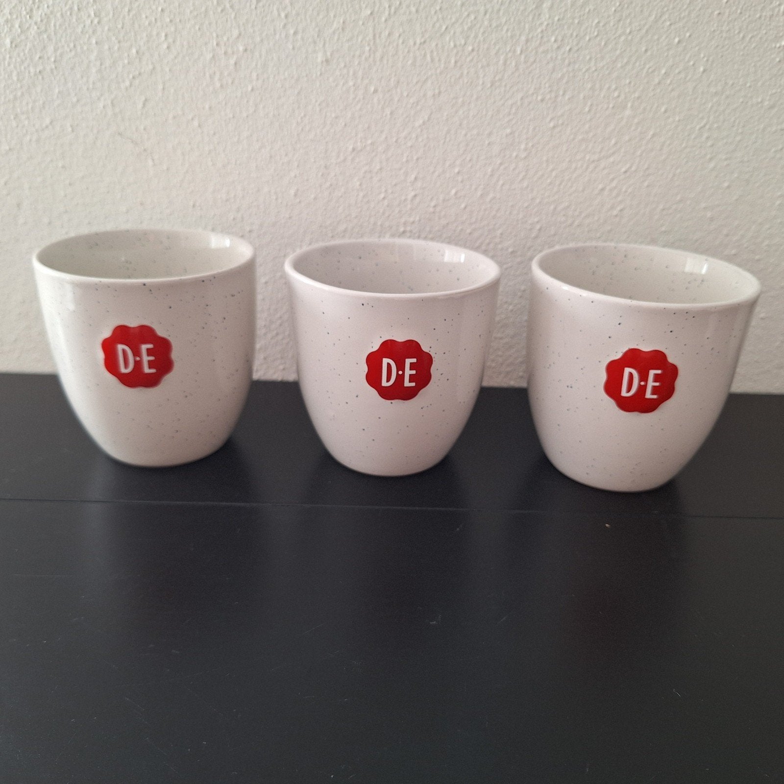 Douwe Egberts kopjes, Ophalen of Verzenden, Zo goed als nieuw, Overige stijlen, Kop(pen) en/of Schotel(s)
