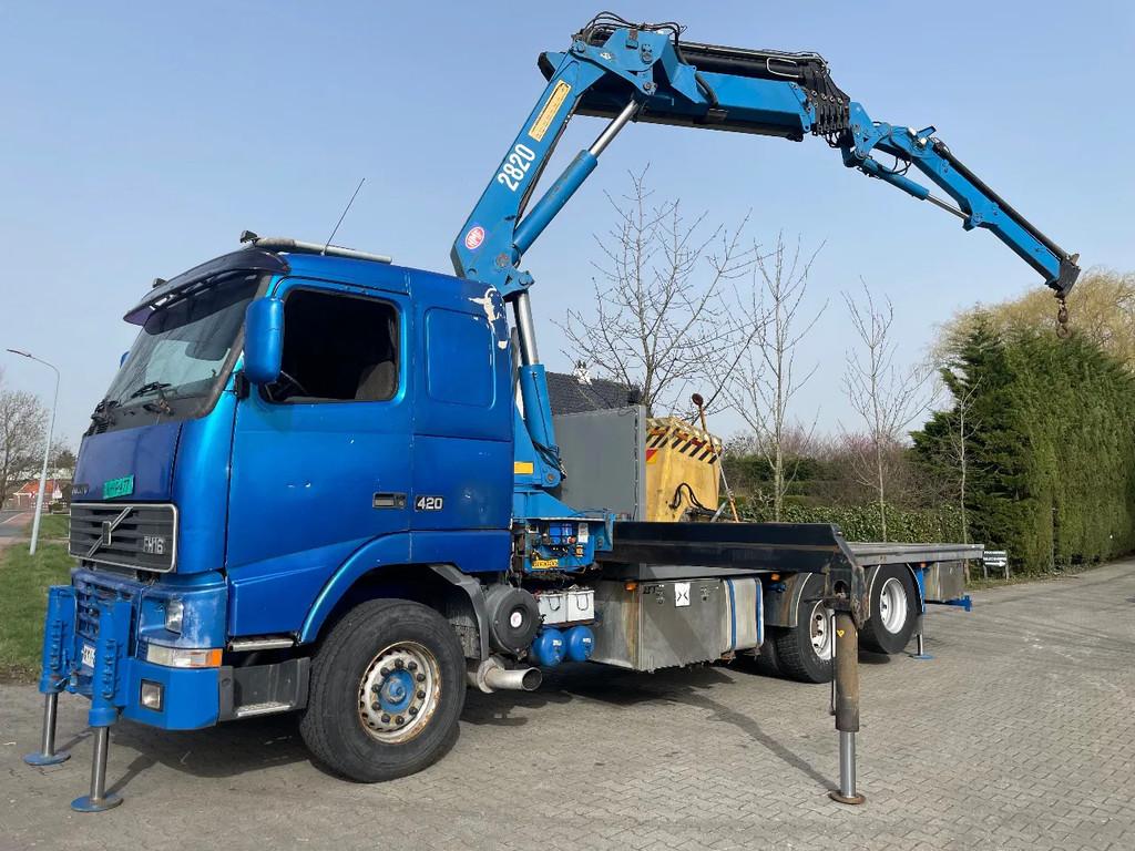 Volvo FH 16 With hmf 2820 crane with jib, VERY GOOD CONDITIO, Auto's, Overige brandstoffen, Bedrijf, Handgeschakeld, 420 pk