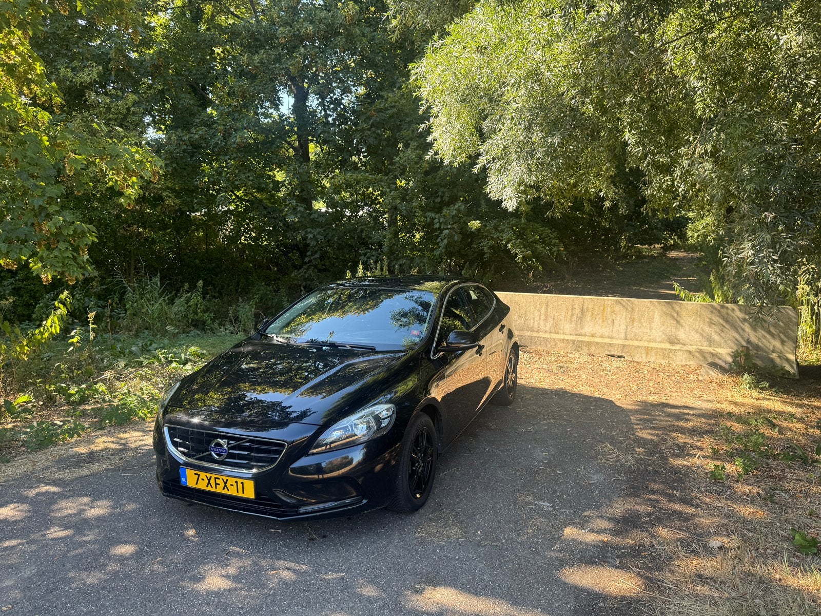 Volvo V40 2.0 D4 190PK 2014 Zwart, Auto's, Voorwielaandrijving, Zwart, Particulier, 30 km/l