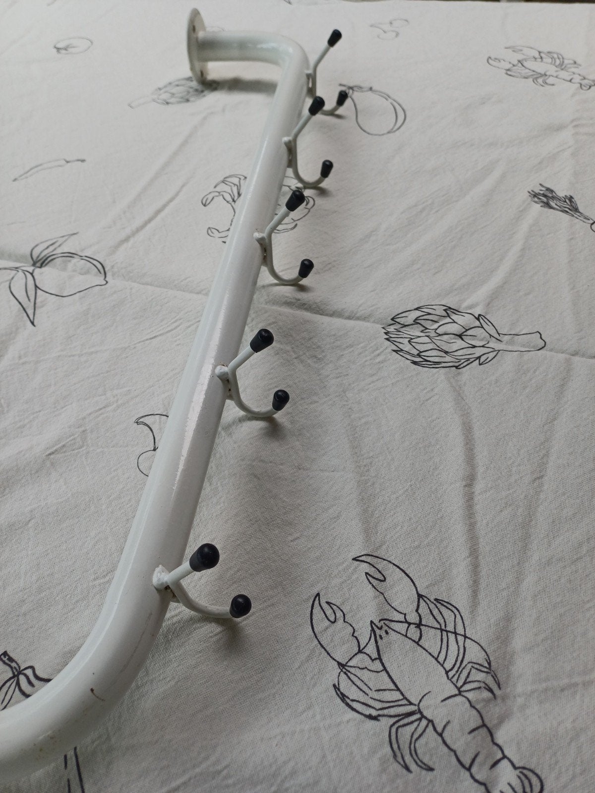 Retro / vintage witte metalen muurkapstok, Huis en Inrichting, Woonaccessoires | Kapstokken, Wandkapstok, Gebruikt, 100 tot 150 cm